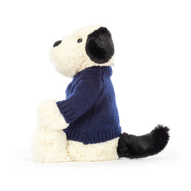 Chiot timide noir et crème avec pull bleu marine personnalisé
