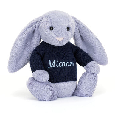 Lapin Viola timide avec pull bleu marine personnalisé